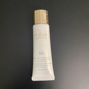 Clé de peau tinted UV protection cream shade ivory